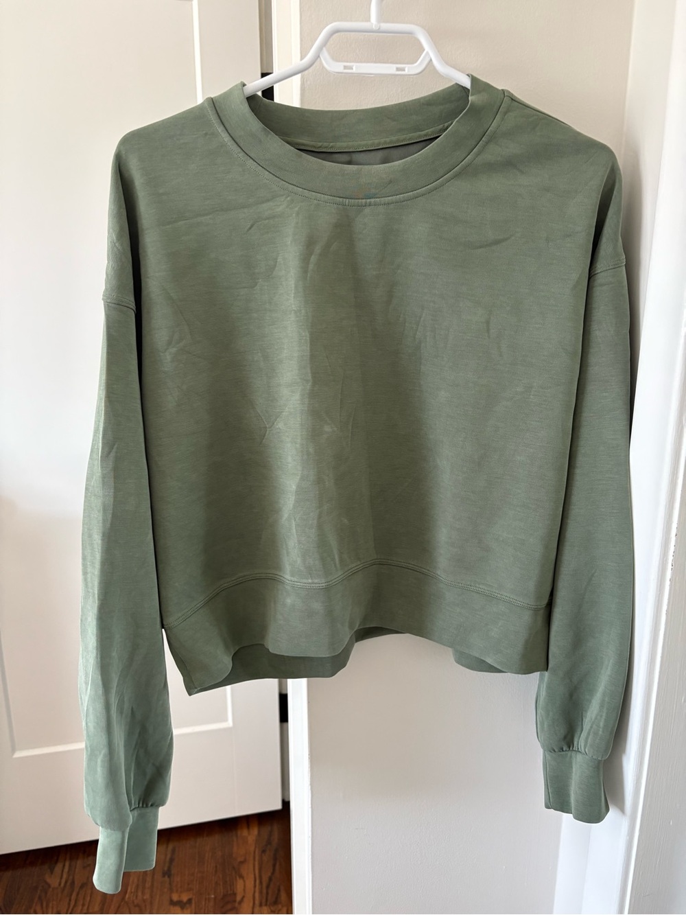Lululemon Crewneck Pullover Sweatshirt in Sage Green - Women